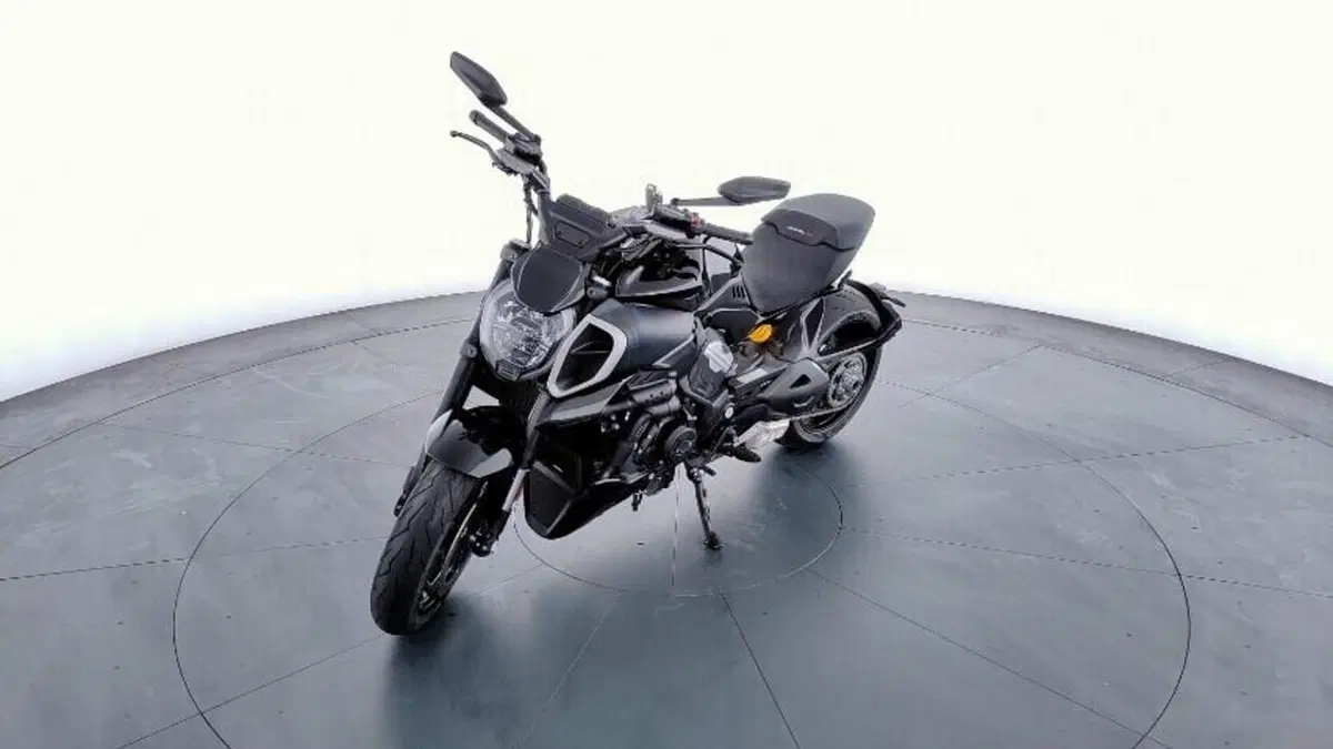 Ducati Diavel V4 (2023 - 26) (9)
