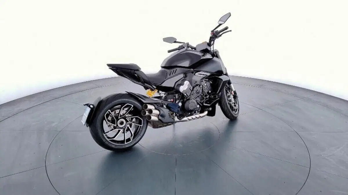 Ducati Diavel V4 (2023 - 26) (4)