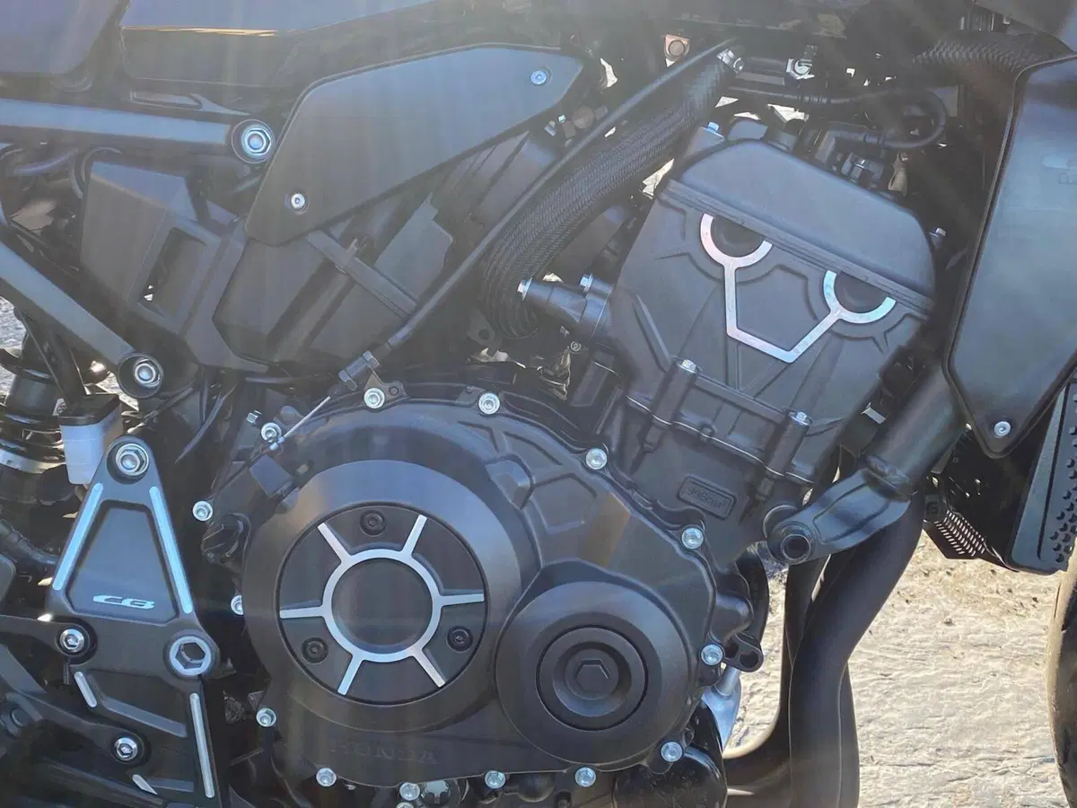 Honda CB 1000 R Black Edition (2021 - 25) (2)