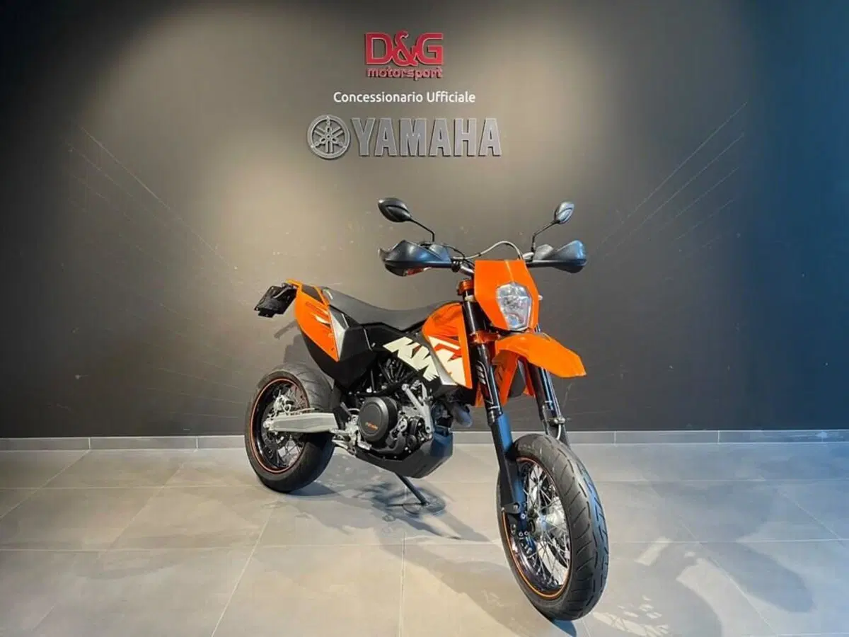 KTM 690 SMC (2008- 11) (2)