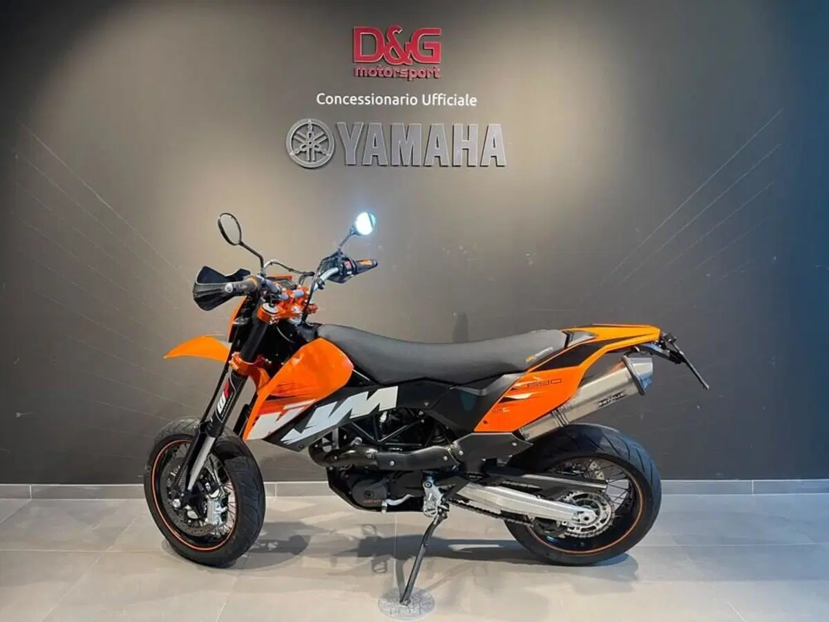 KTM 690 SMC (2008- 11) (4)