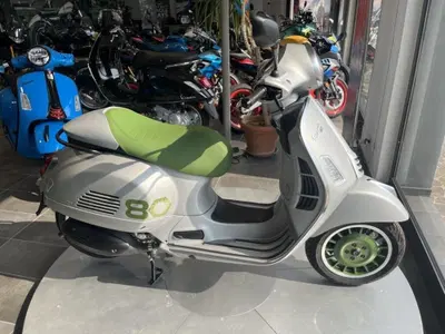 Vespa GTS 310 80th (2026) usata