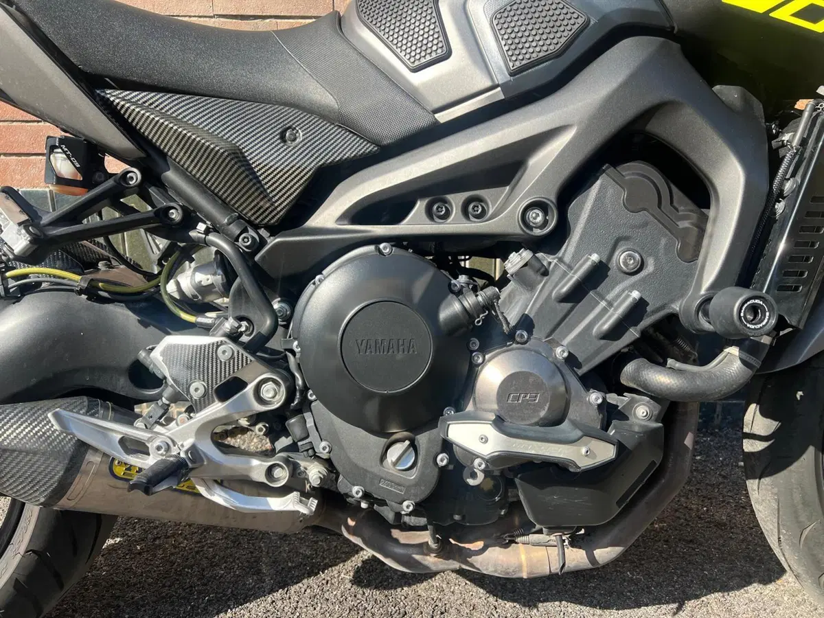 Yamaha MT-09 (2017 - 20) (4)