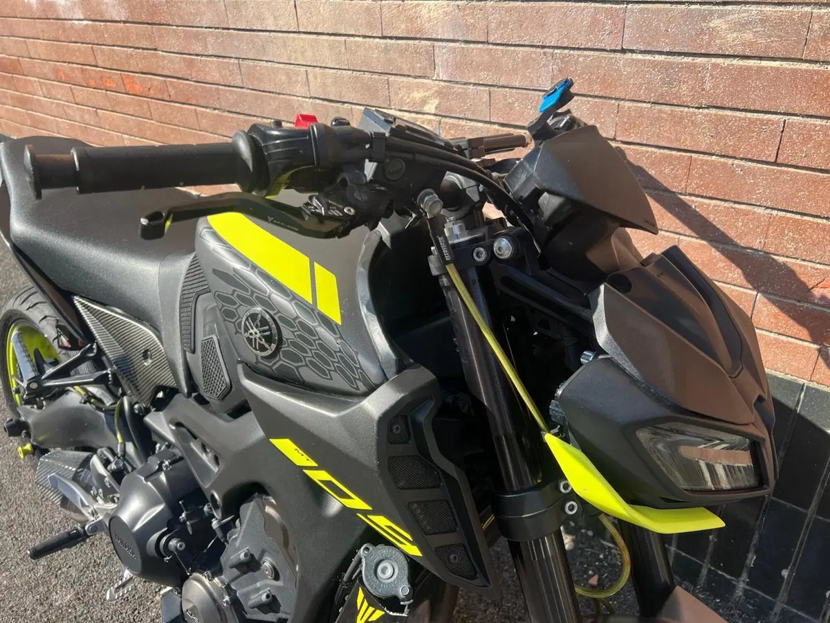 Yamaha MT-09 (2017 - 20) (12)