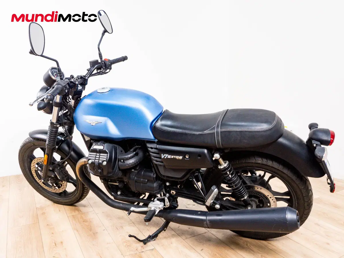 Moto Guzzi V7 Stone (2012 - 15) (7)