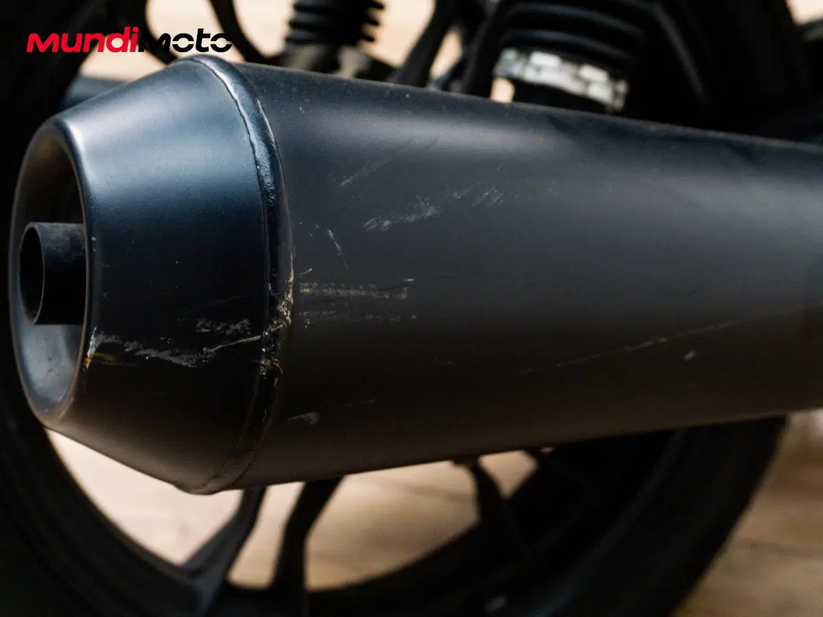 Moto Guzzi V7 Stone (2012 - 15) (16)