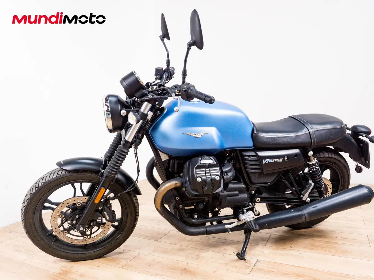 Moto Guzzi V7 Stone (2012 - 15) (8)