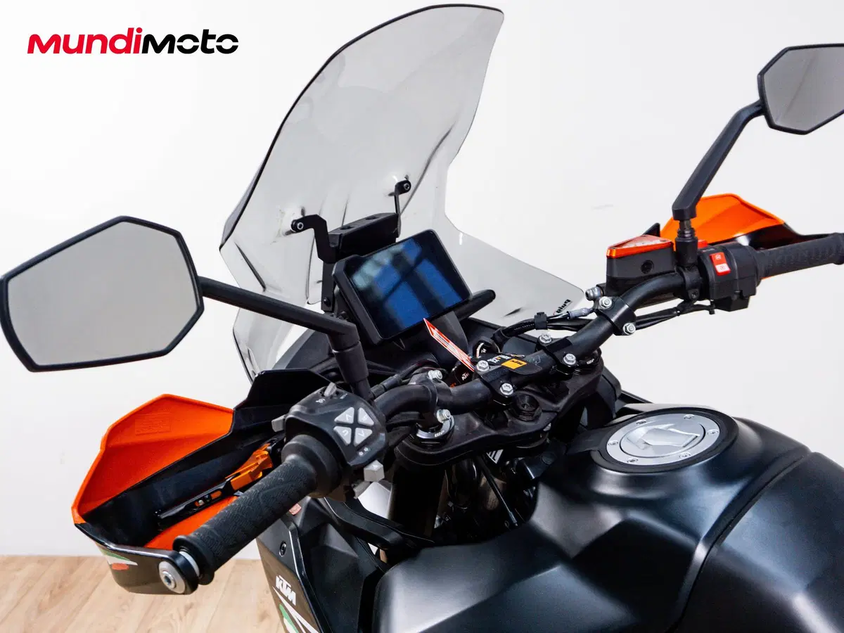 KTM 890 SMT (2026) (11)