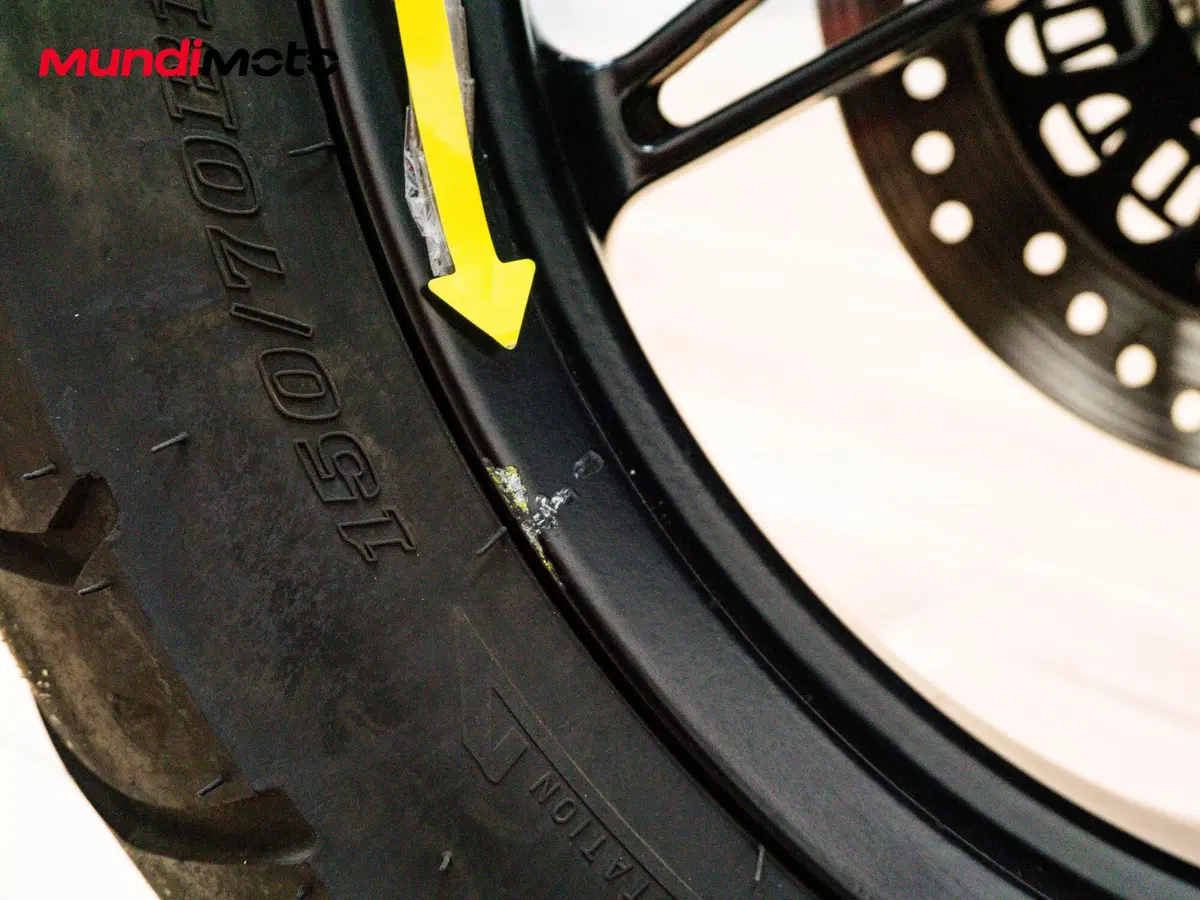 Moto Guzzi V7 Stone Centenario (2021 - 22) (20)