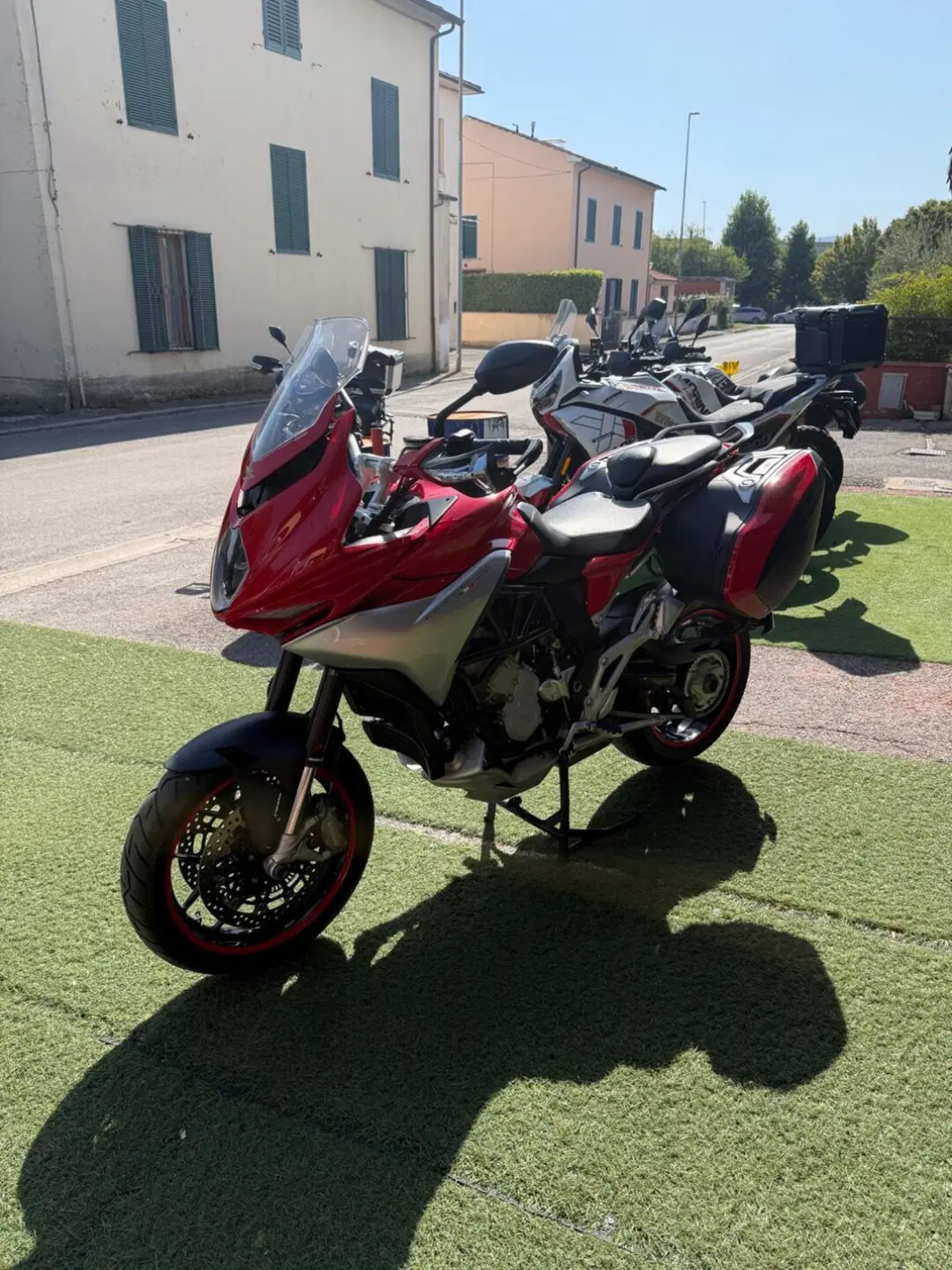 MV Agusta Turismo Veloce 800 Lusso (2014 - 16) (2)