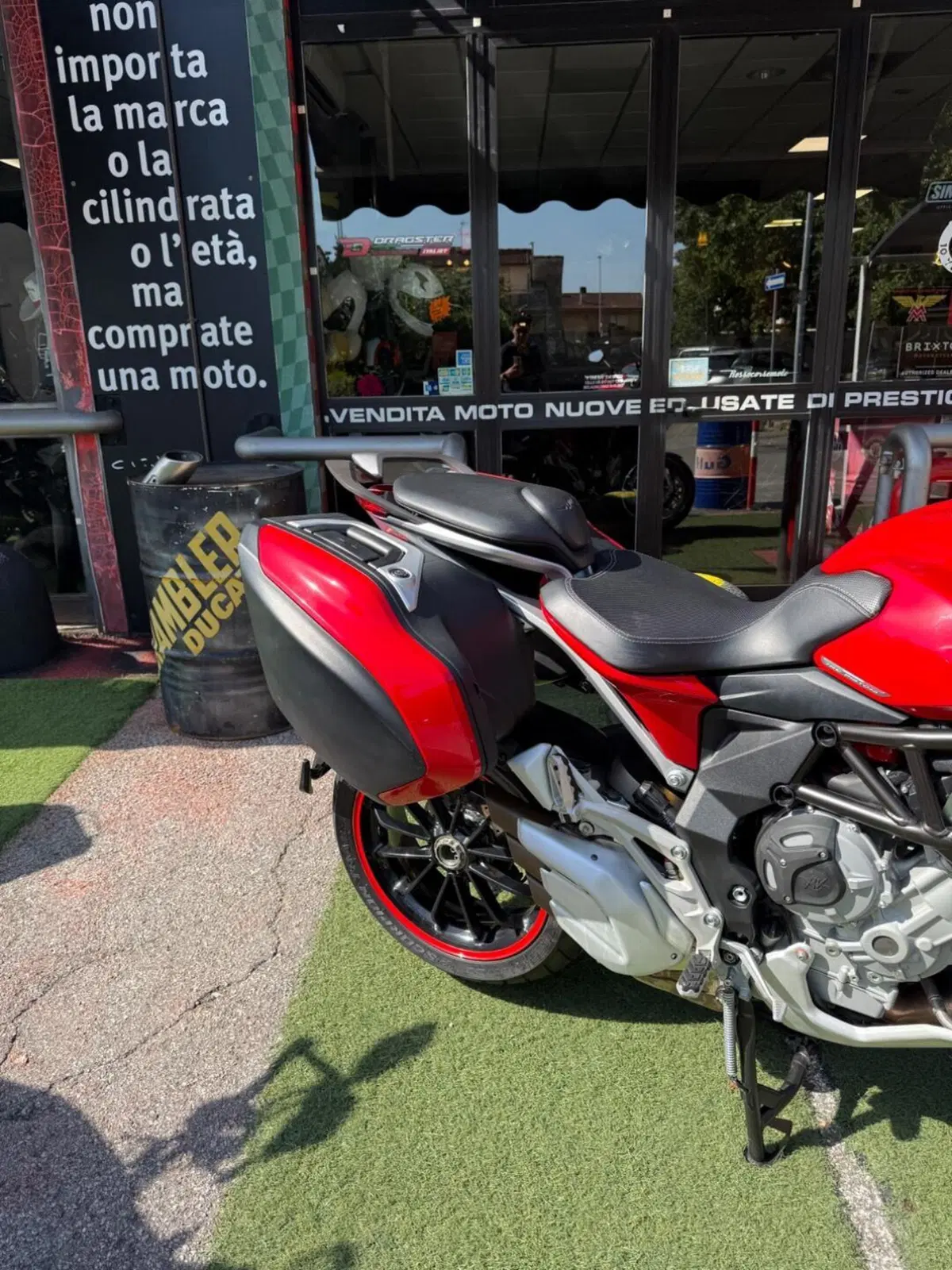 MV Agusta Turismo Veloce 800 Lusso (2014 - 16) (9)