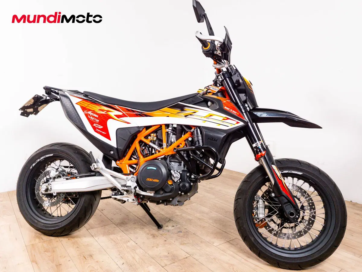KTM 690 SMC R (2026) (2)