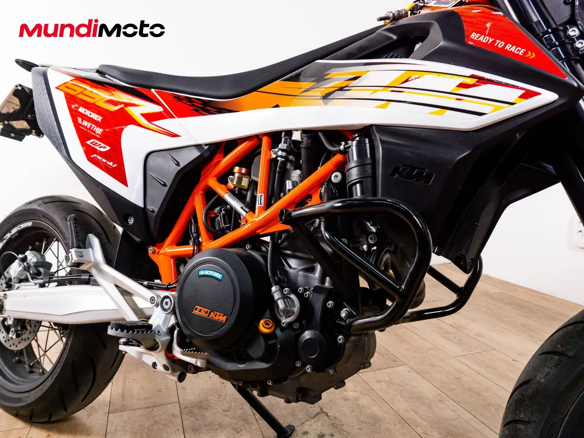 KTM 690 SMC R (2026) (5)