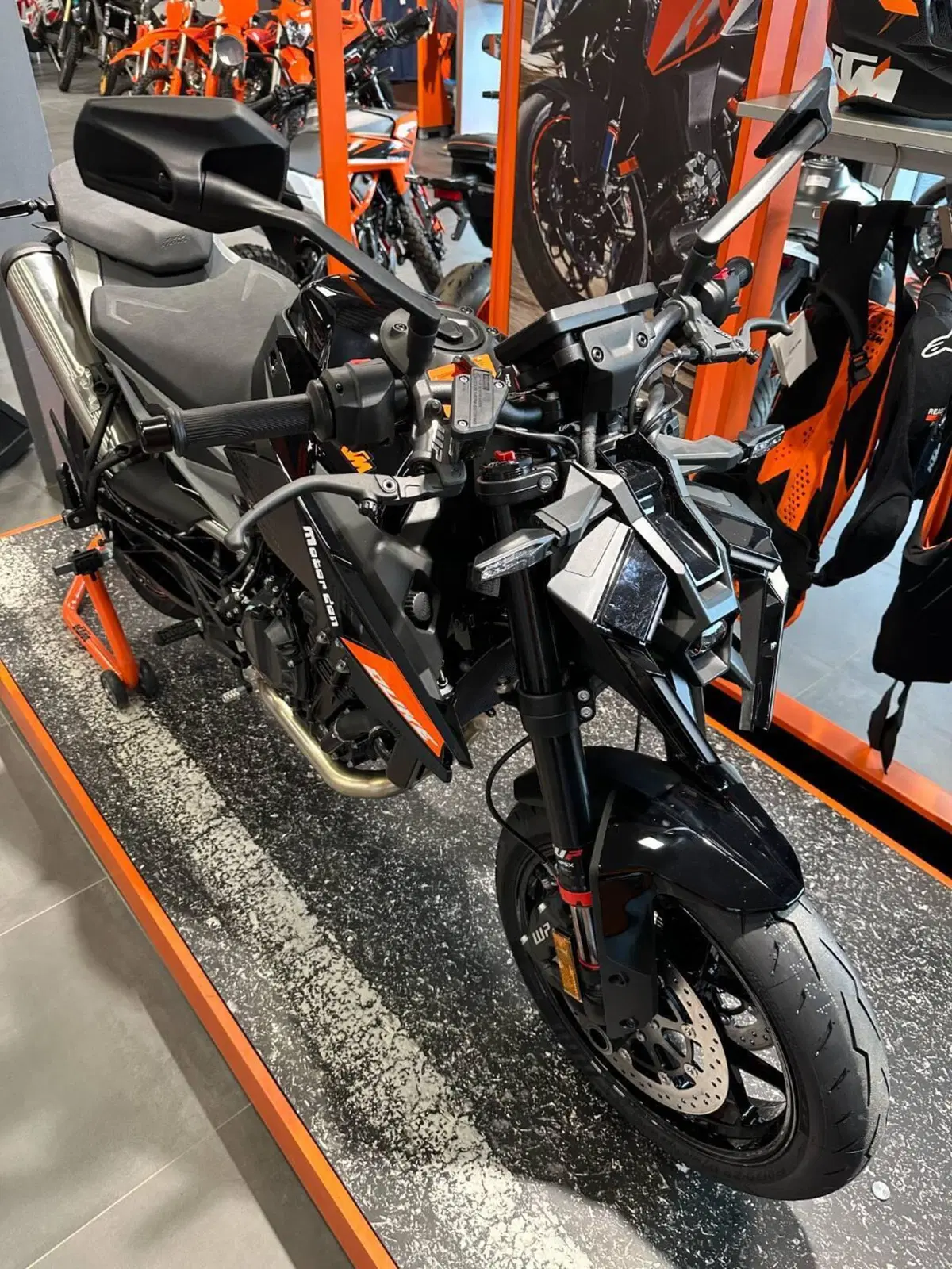 KTM 790 Duke (2027) (3)