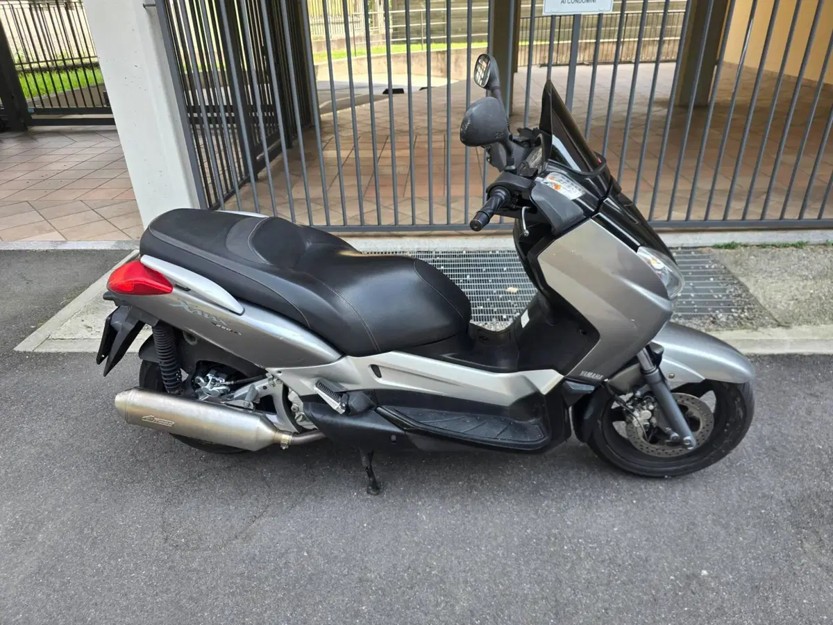 Yamaha X-Max 250 (2005 - 07) (4)