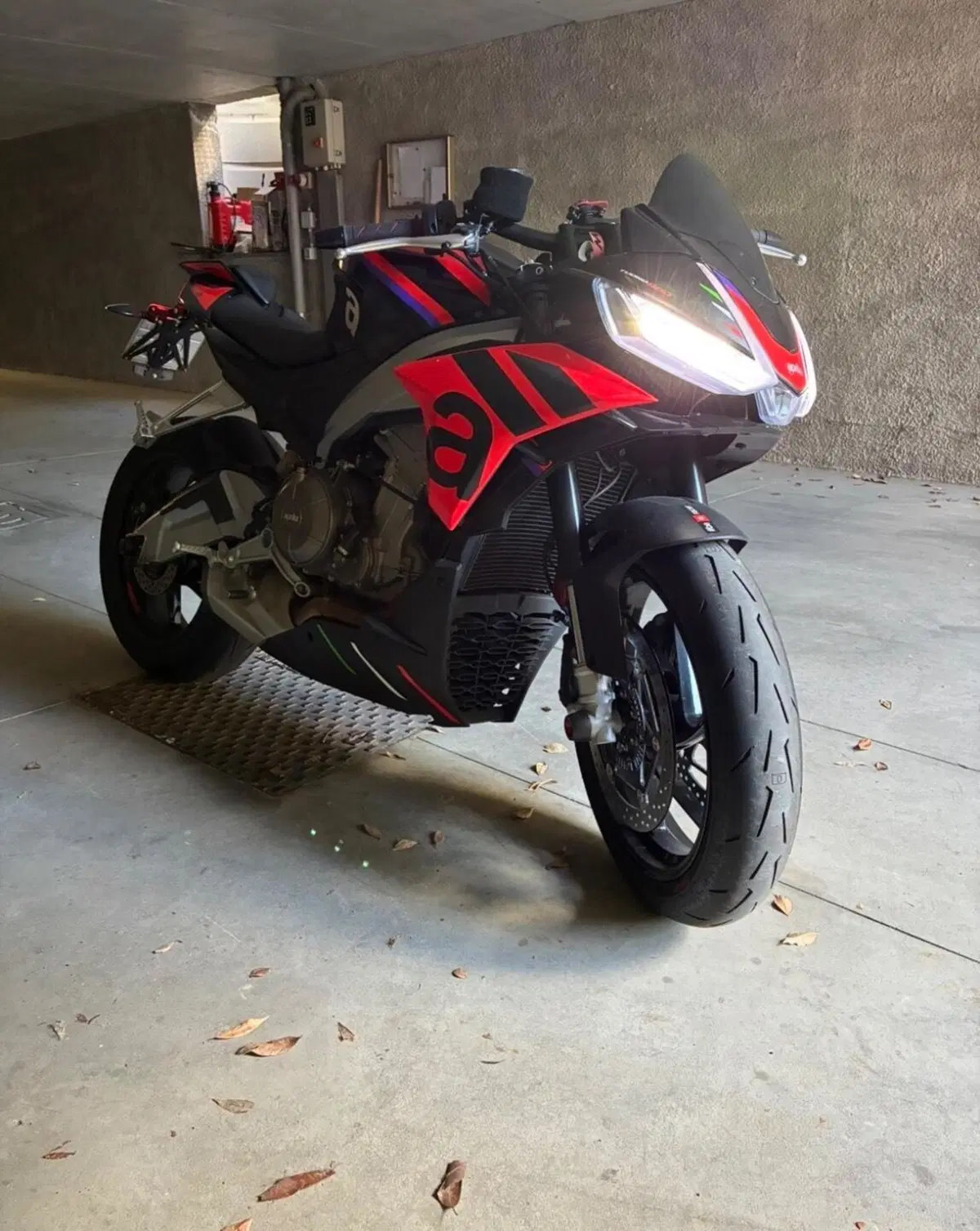 Aprilia Tuono 660 Factory (2022 - 24) (4)