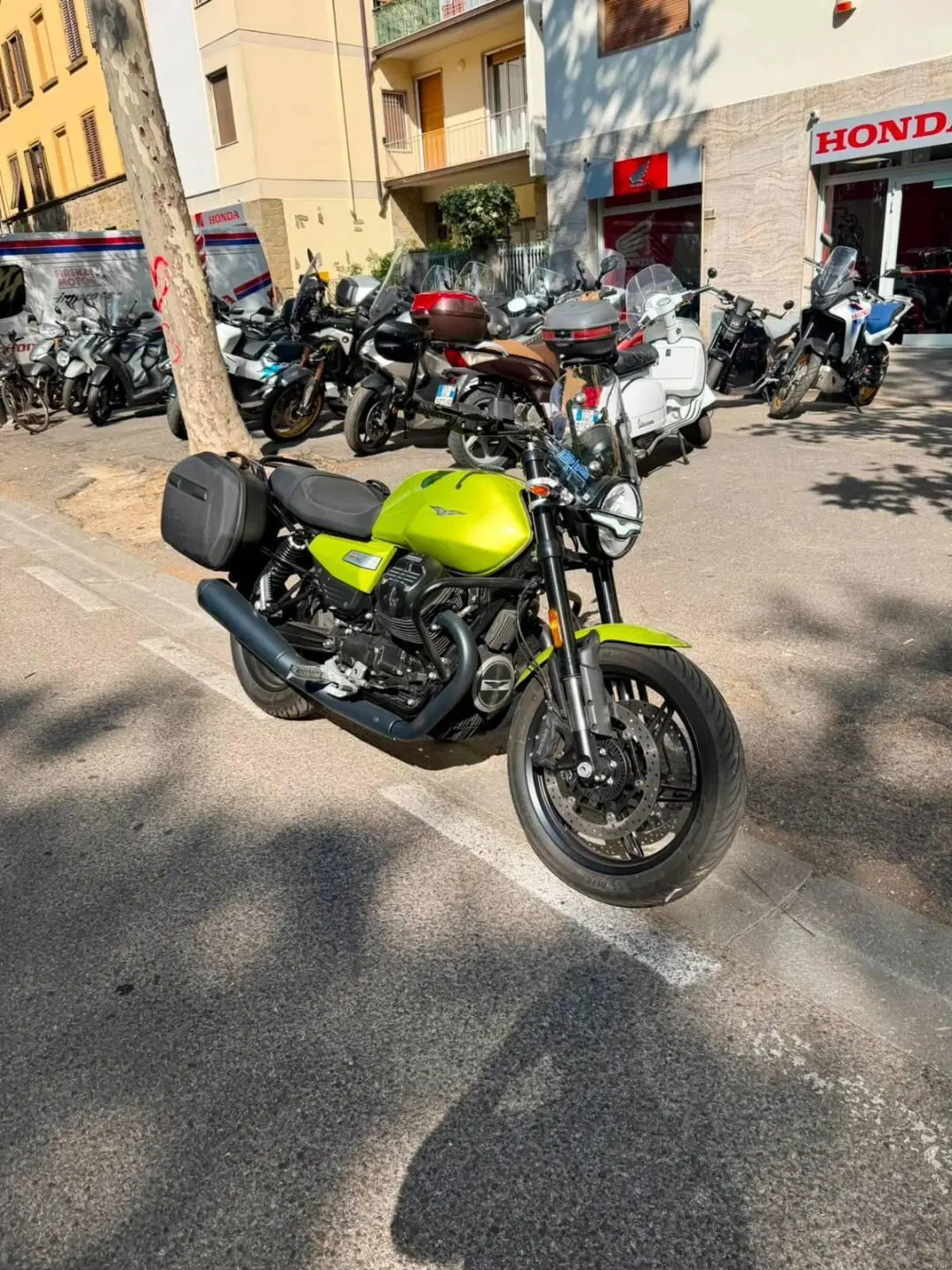 Moto Guzzi V7 Sport (2025 - 26) (3)