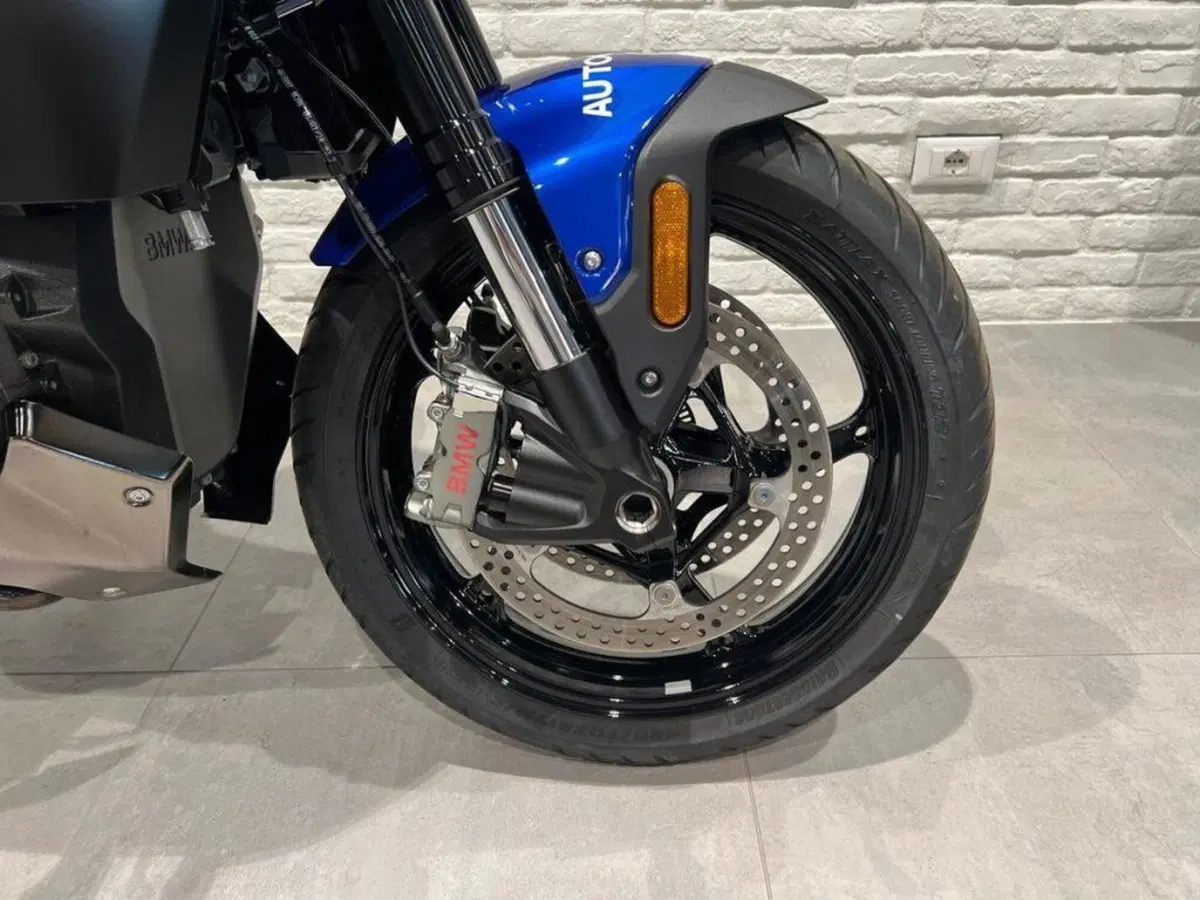 Bmw R 1300 R (2026 - 27) (8)