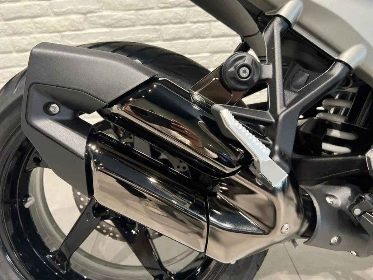 Bmw R 1300 R (2026 - 27) (10)