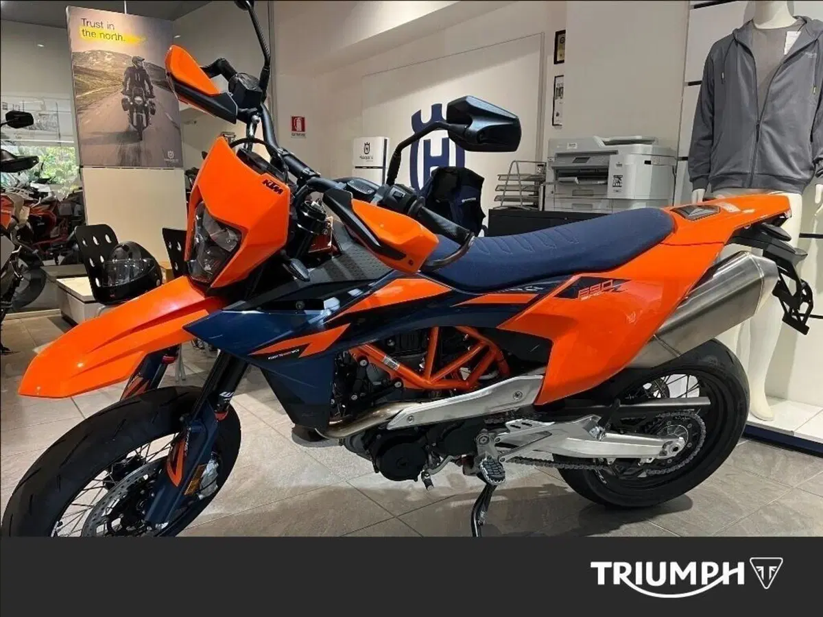 KTM 690 SMC R (2026) (2)