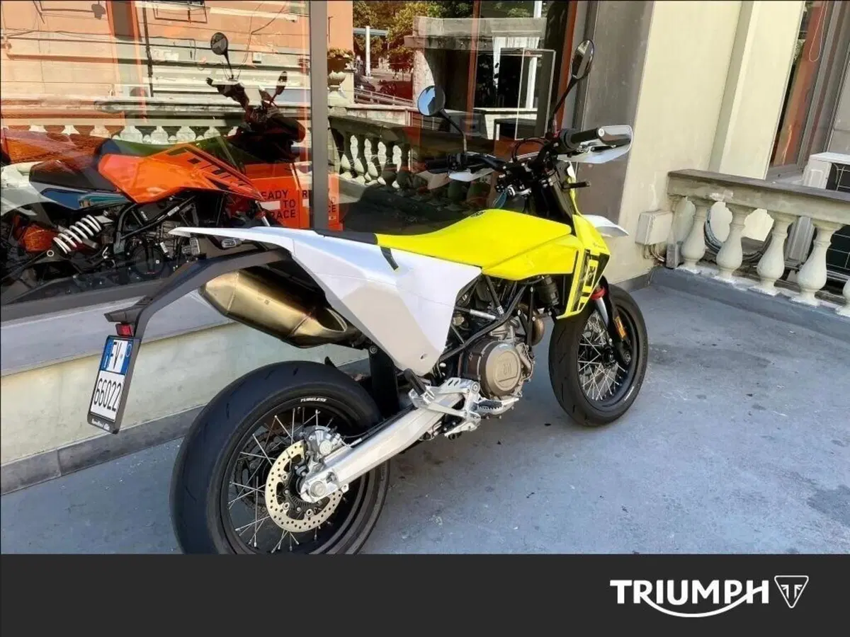 Husqvarna 701 Supermoto (2026) (5)