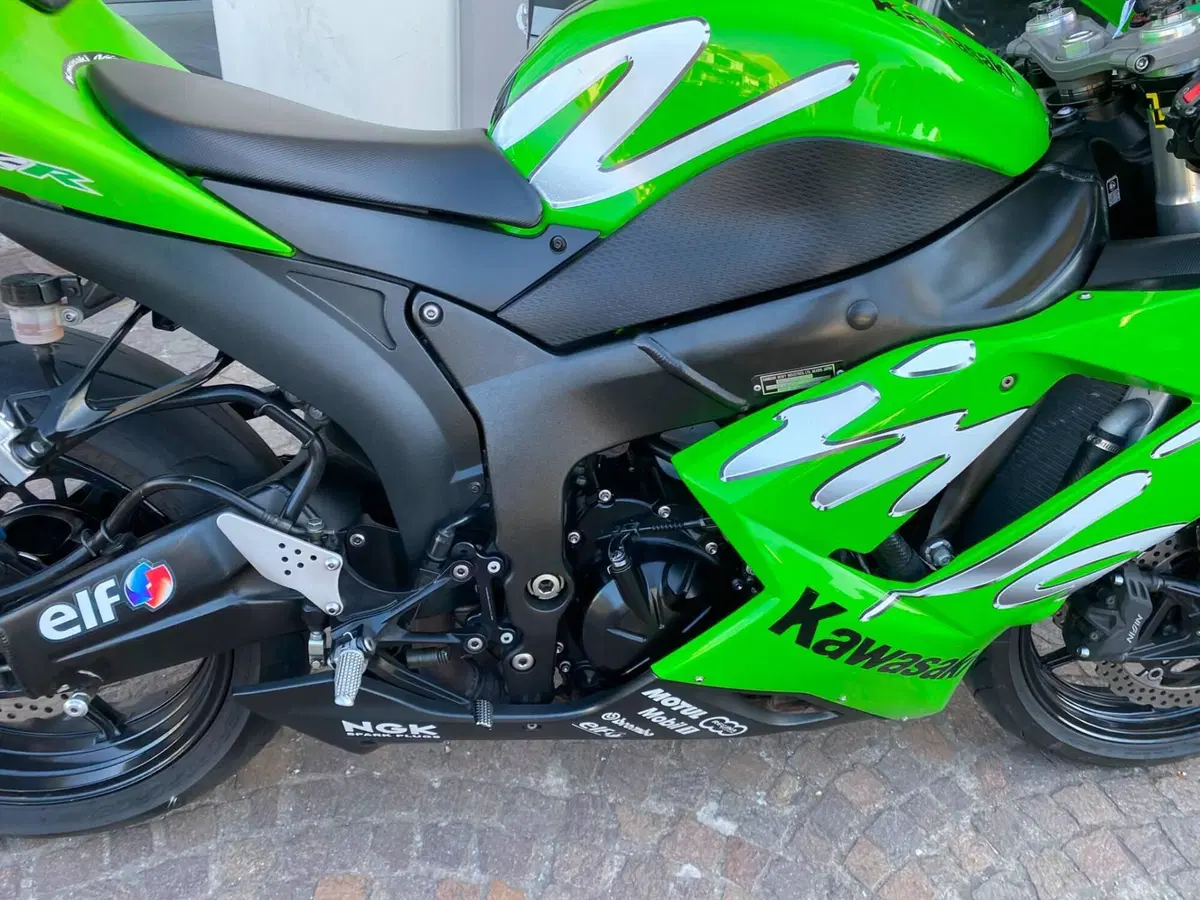 Kawasaki Ninja 600 ZX-6R (2007 - 08) (5)