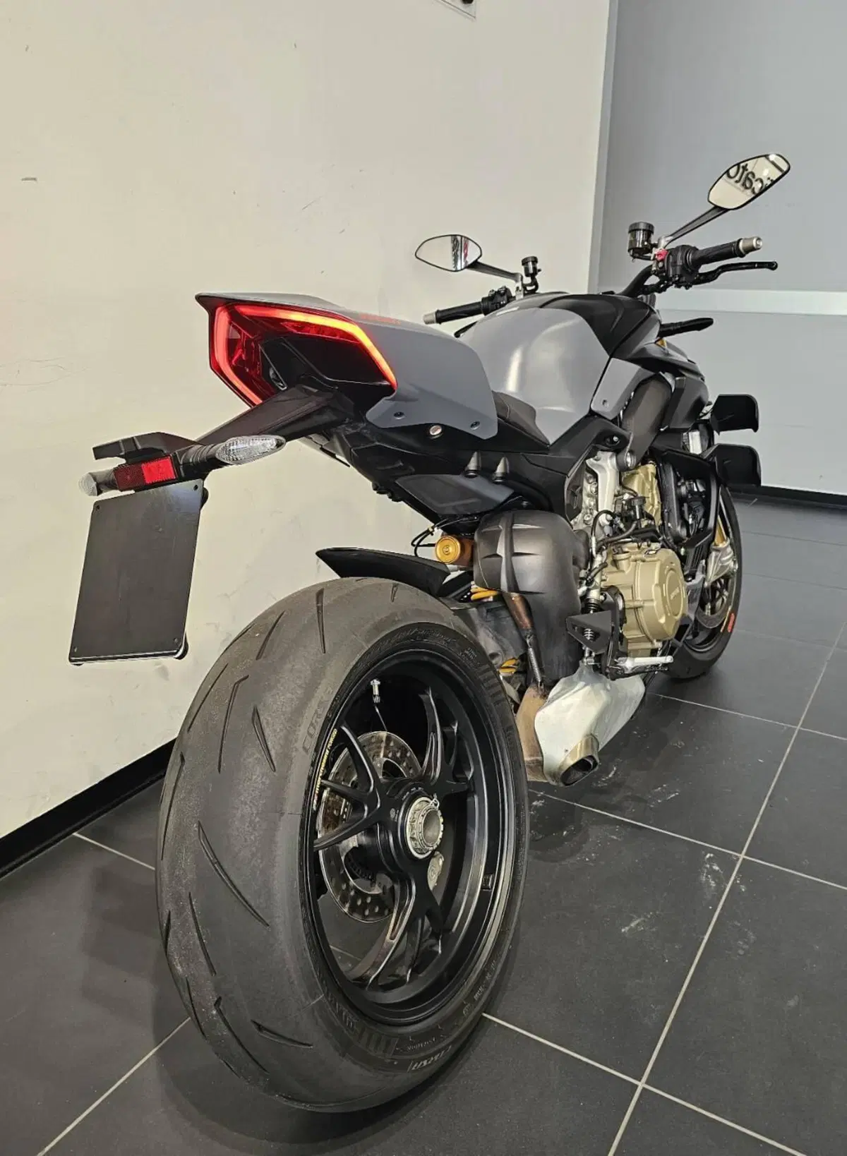 Ducati Streetfighter V4 S (2023 - 24) (4)