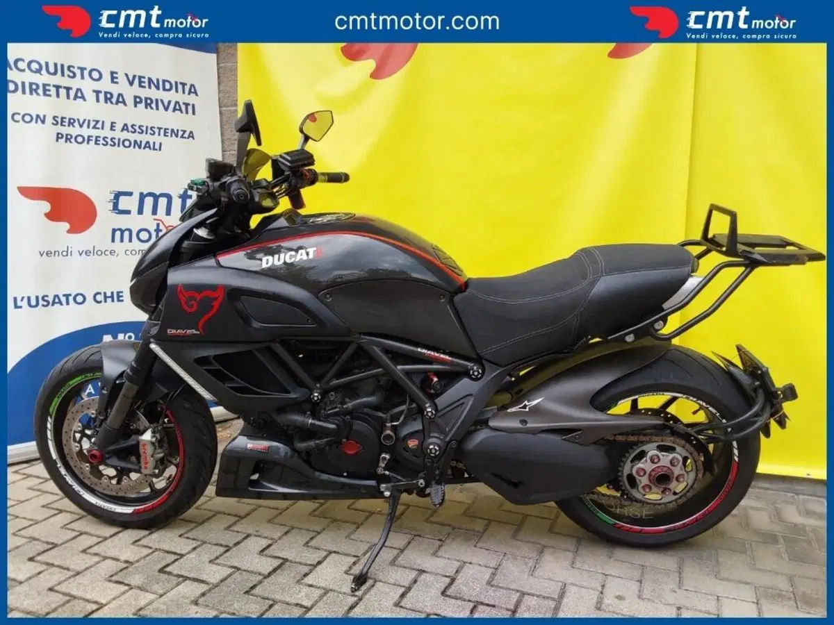 Ducati Diavel 1200 Carbon (2010 - 13) (4)
