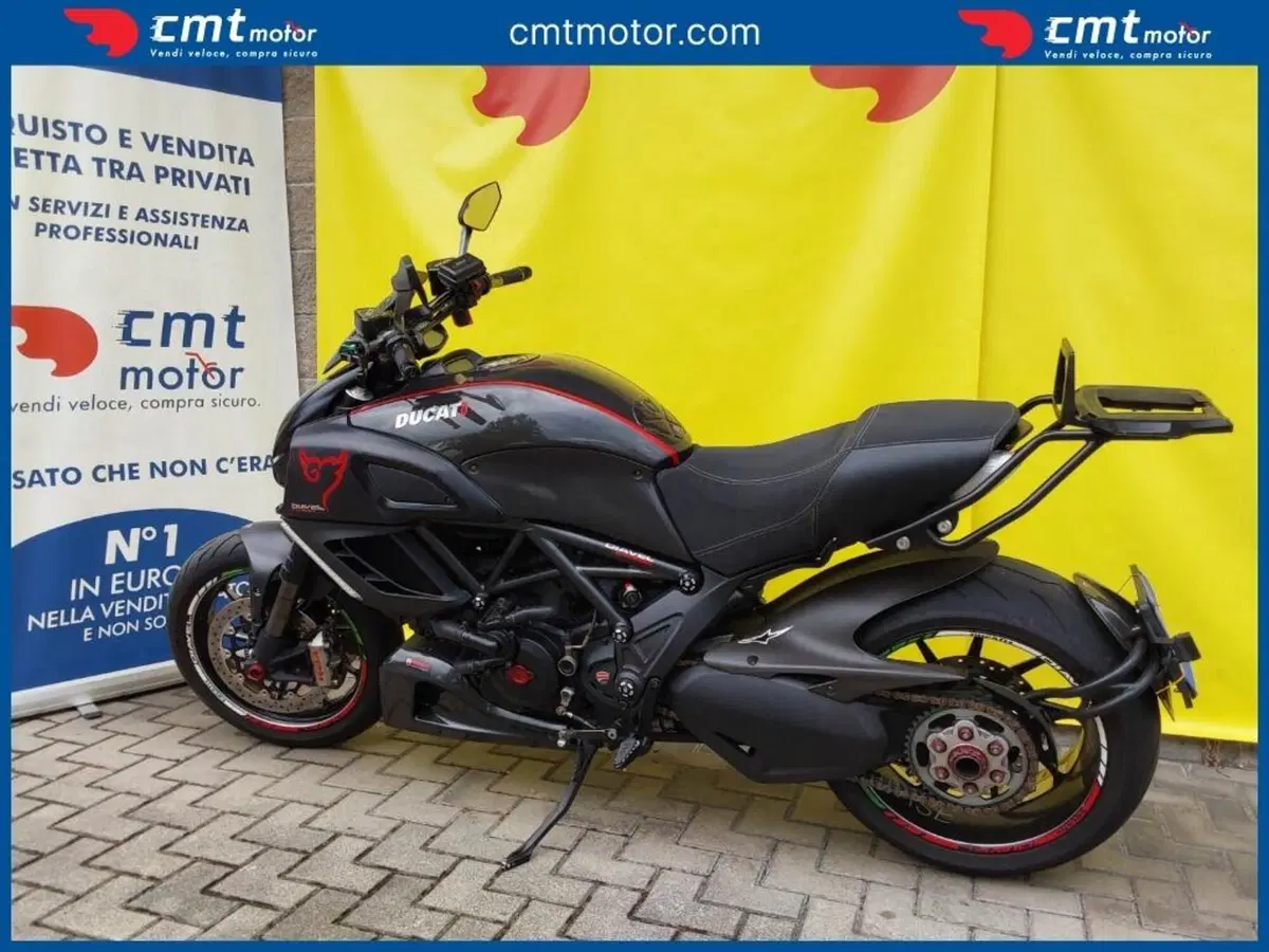 Ducati Diavel 1200 Carbon (2010 - 13) (5)