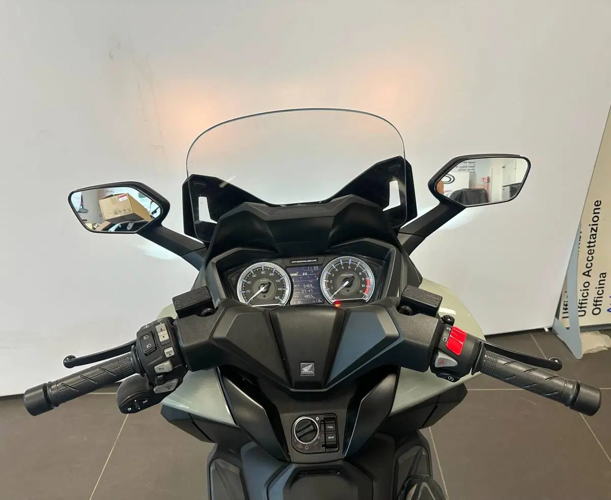Honda Forza 350 (2022 - 24) (6)