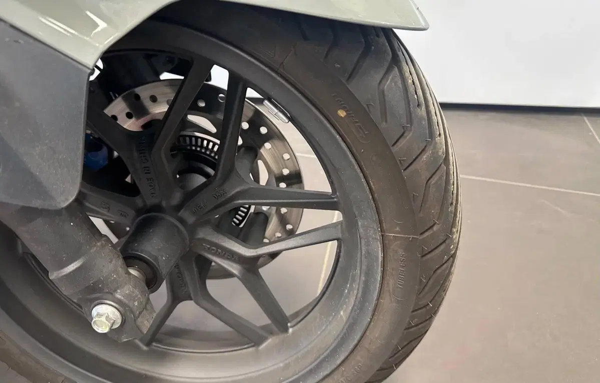 Honda Forza 350 (2022 - 24) (8)