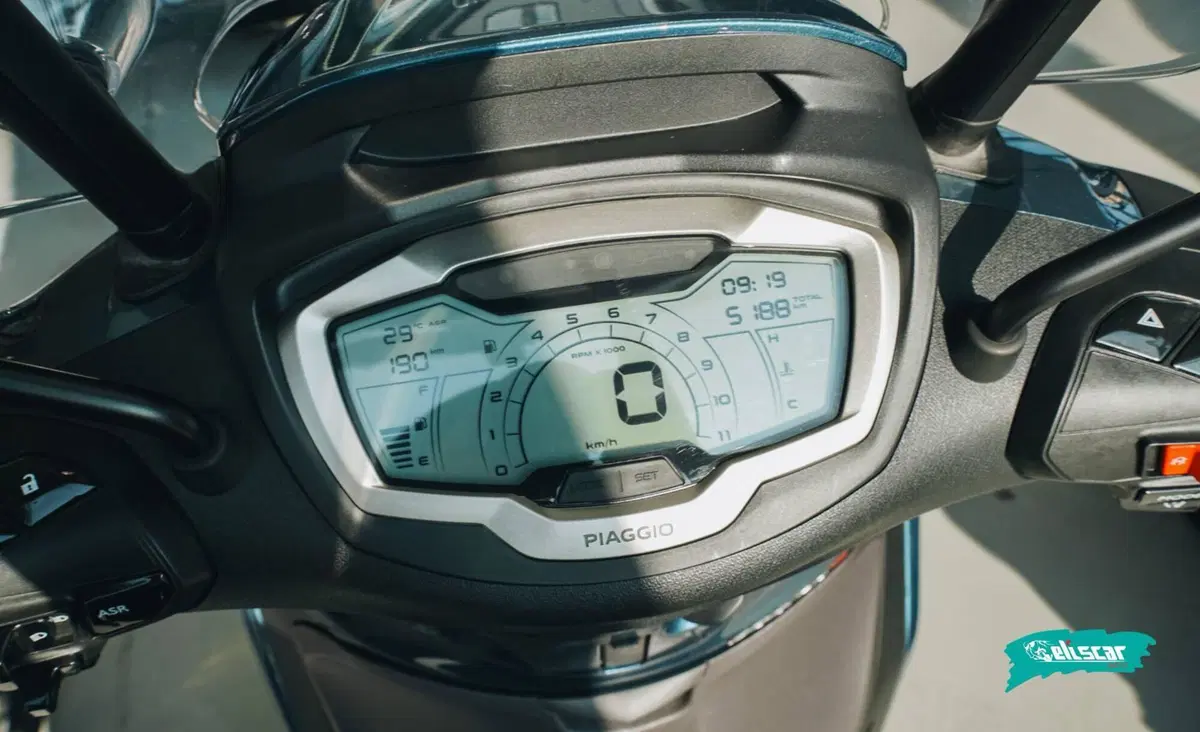 Piaggio Beverly 300 ABS-ASR (2021 - 25) (7)