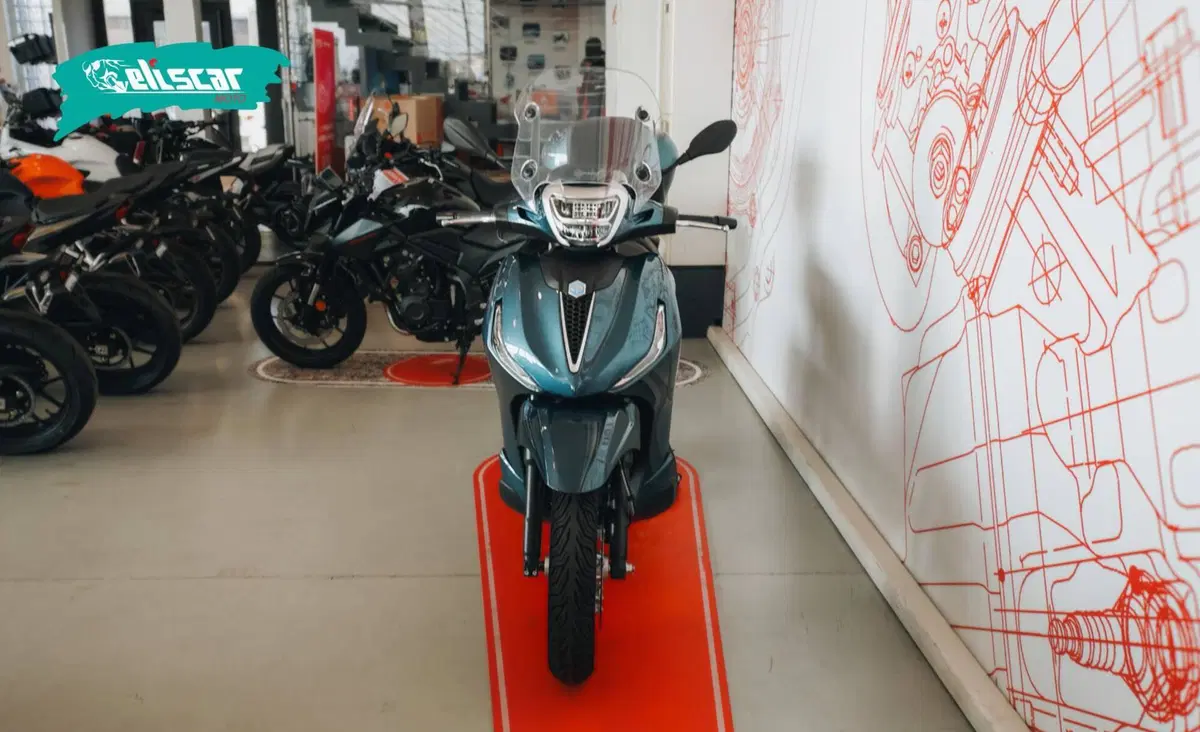 Piaggio Beverly 300 ABS-ASR (2021 - 25) (3)