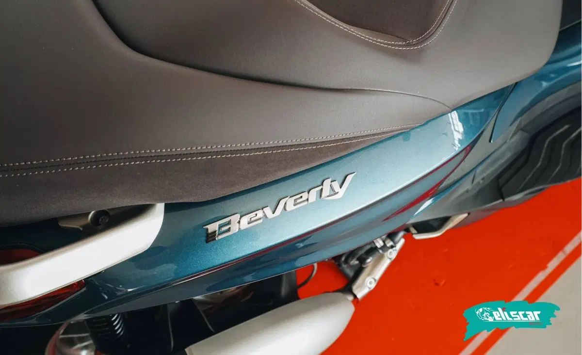 Piaggio Beverly 300 ABS-ASR (2021 - 25) (12)