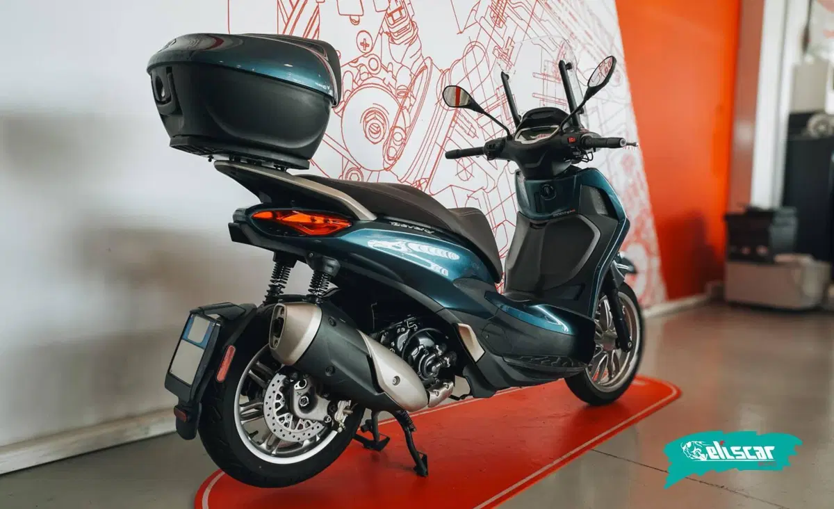 Piaggio Beverly 300 ABS-ASR (2021 - 25) (4)