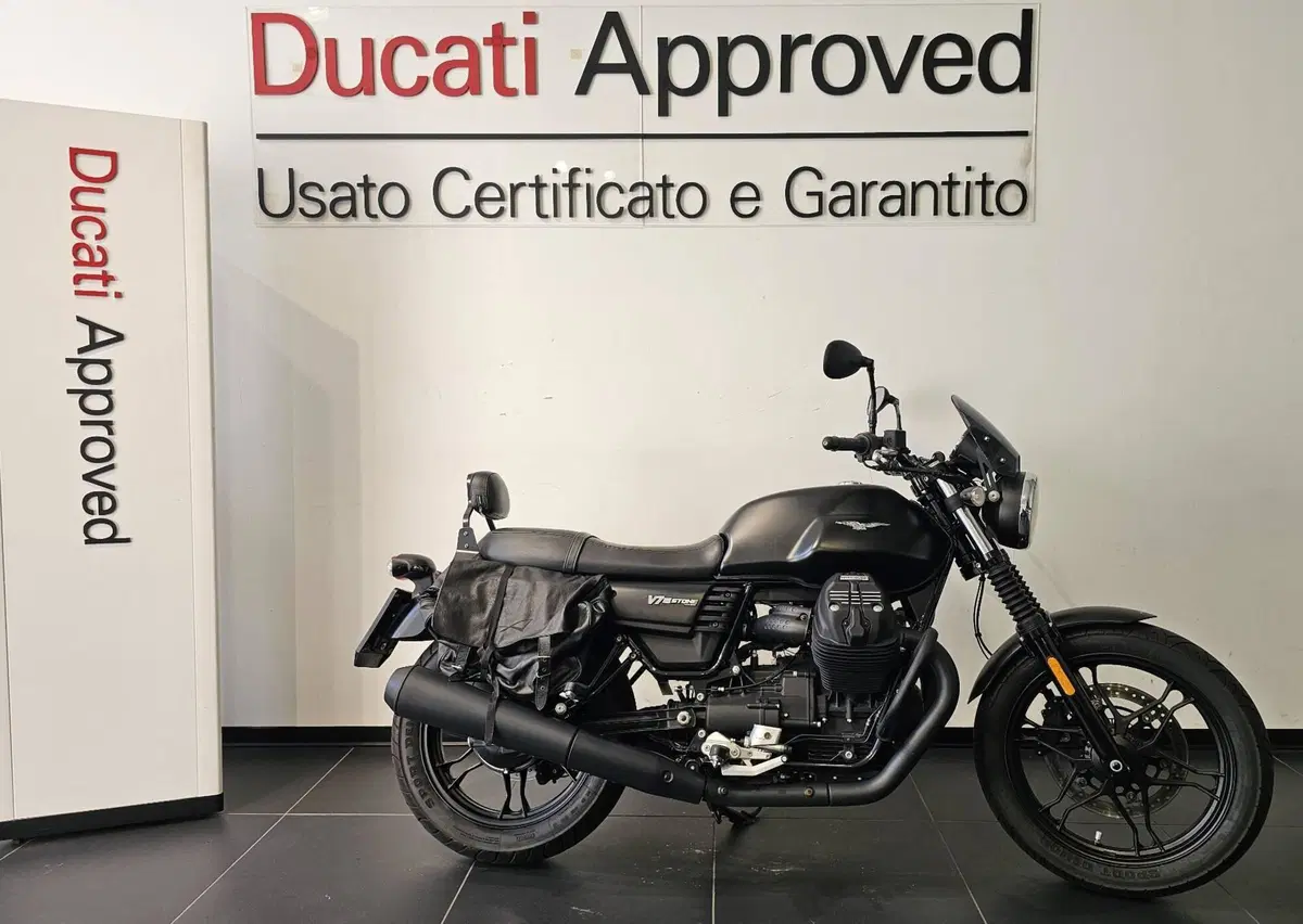 Moto Guzzi V7 III Stone (2017 - 20)