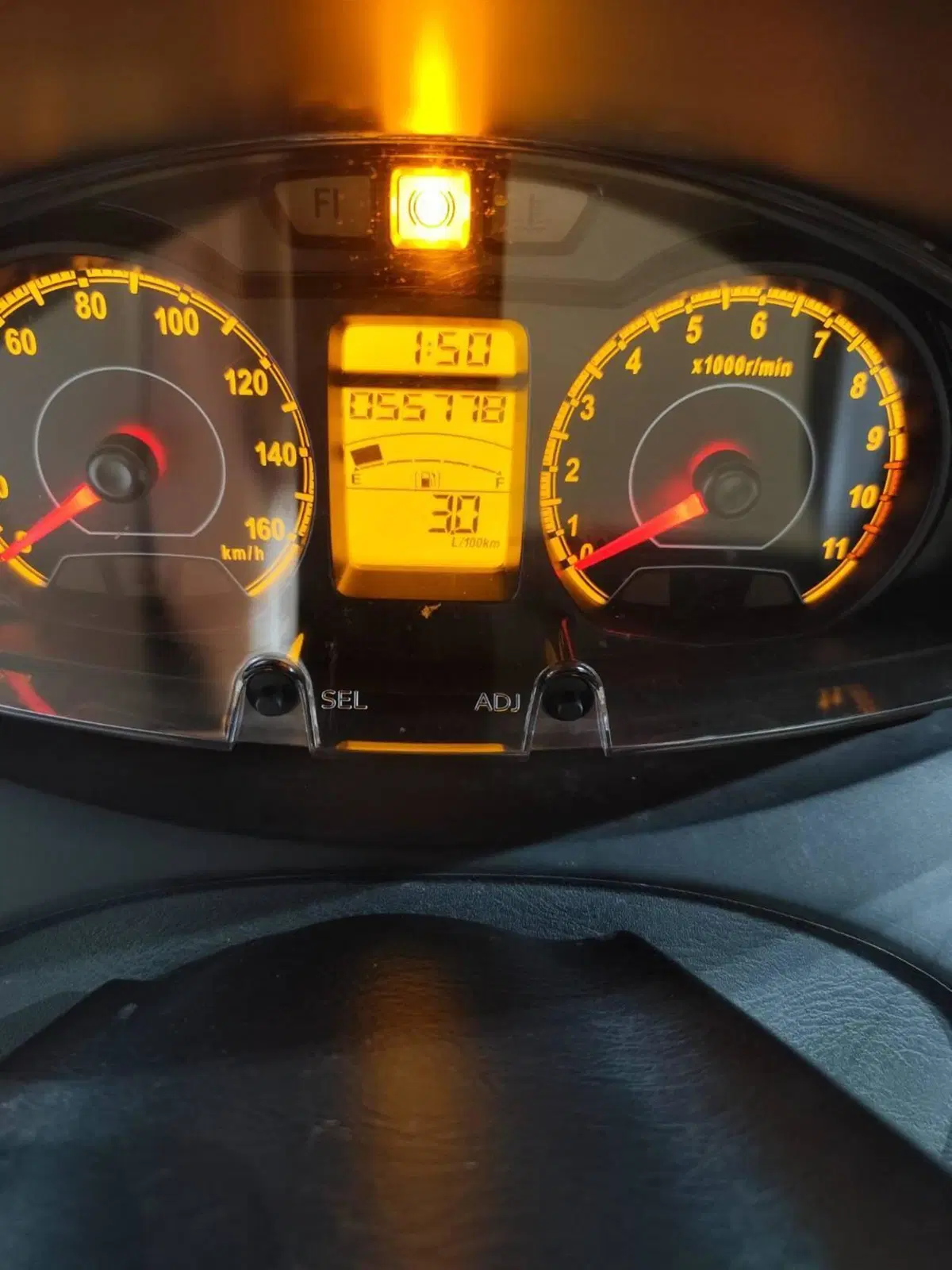 Suzuki Burgman UH 200 (2014 - 15) (8)