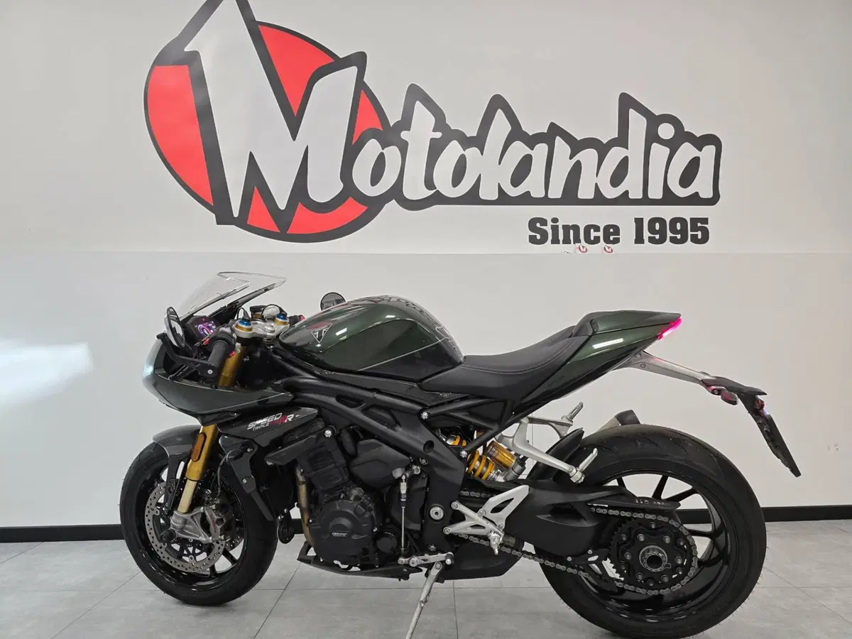 Triumph Speed Triple 1200 RR (2022 - 26) (3)