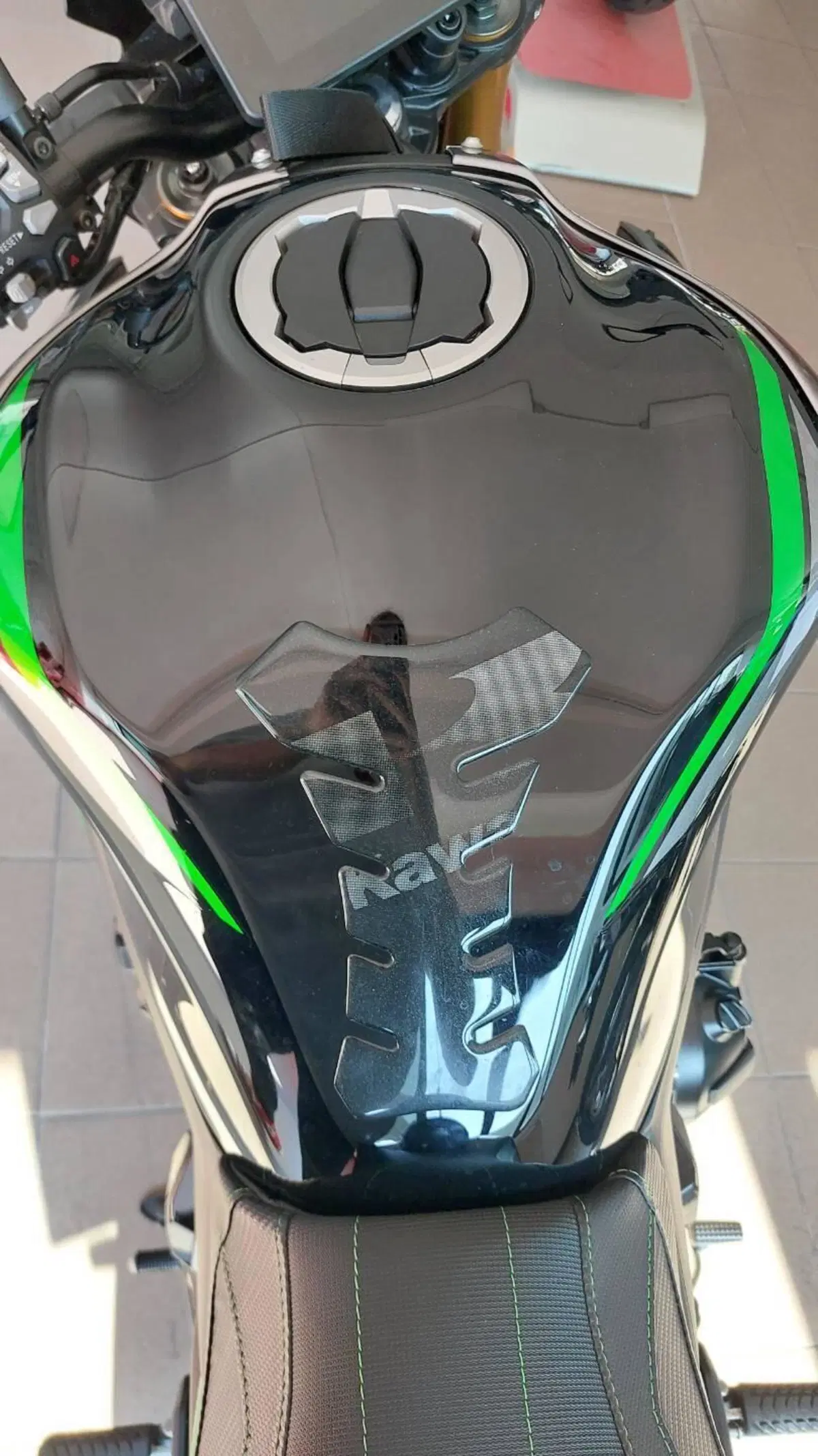 Kawasaki Z 900 SE (2025 - 26) (6)