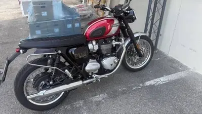 Triumph Bonneville T120 Elvis (2024 - 26) usata