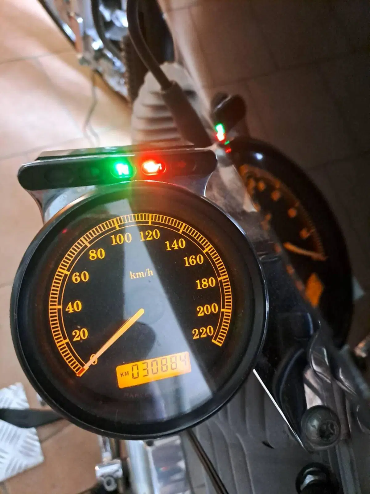Harley-Davidson 883 (2006 - 07) - XL (14)