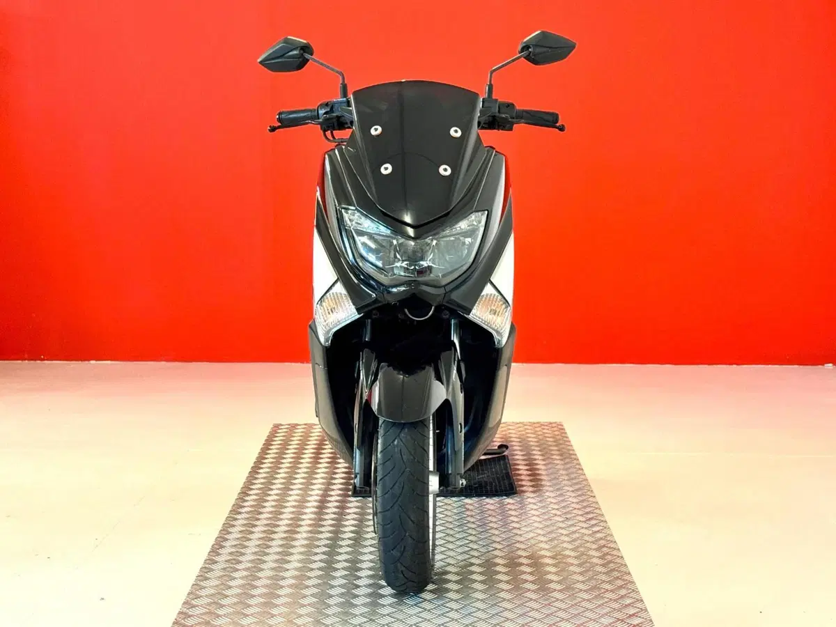 Yamaha N-Max 125 (2015 - 17) (3)