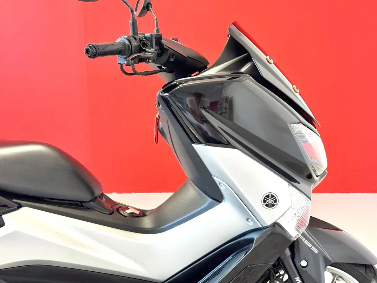 Yamaha N-Max 125 (2015 - 17) (9)