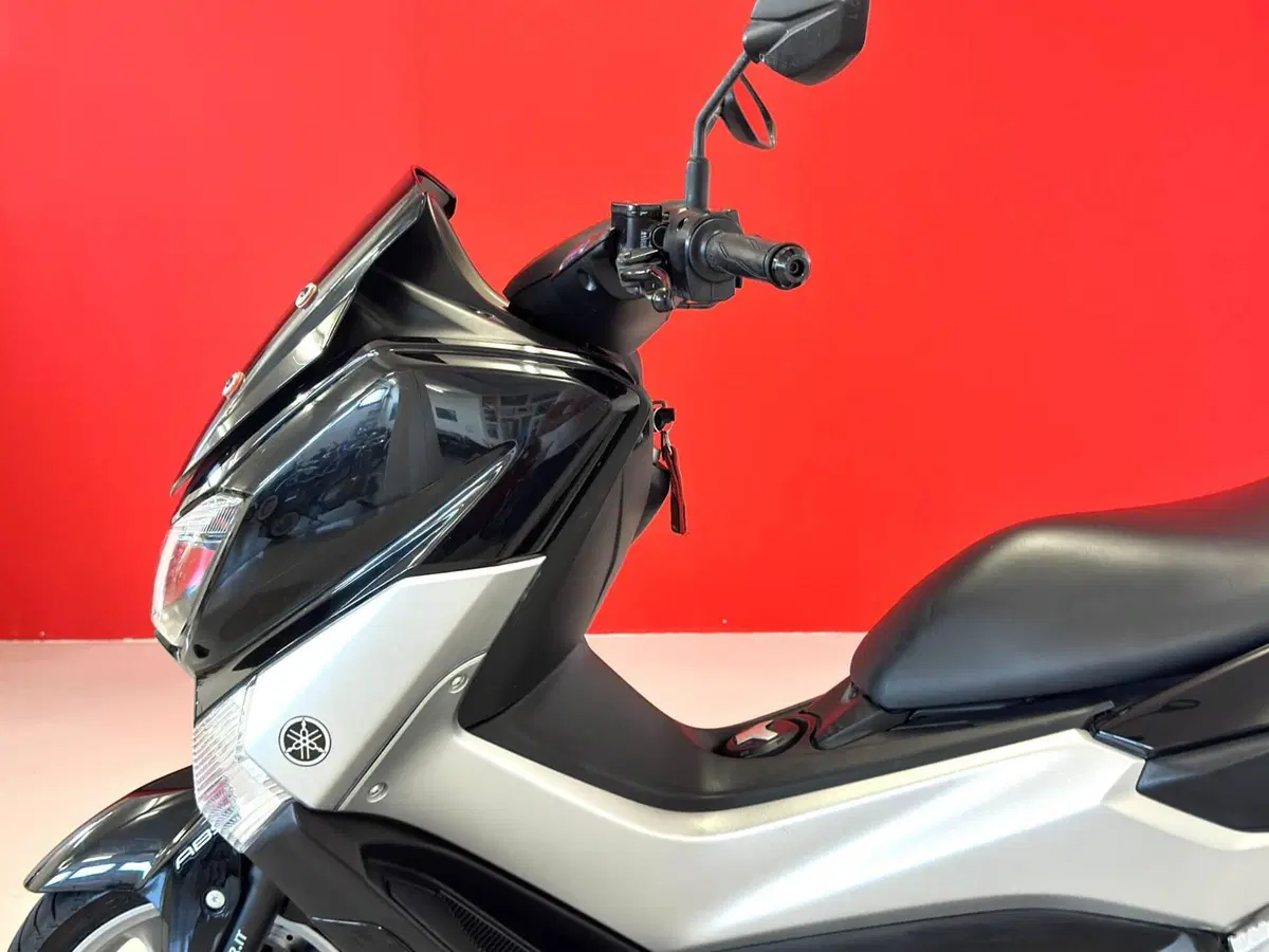 Yamaha N-Max 125 (2015 - 17) (14)