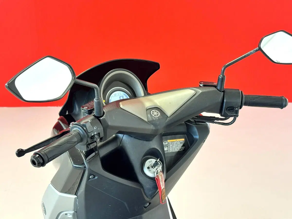 Yamaha N-Max 125 (2015 - 17) (17)