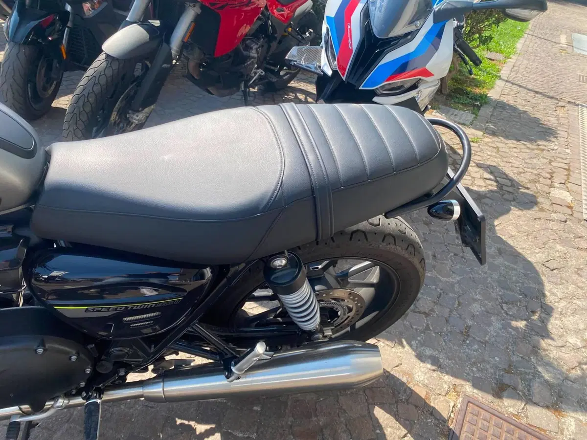 Triumph Speed Twin 900 (2023 - 24) (5)