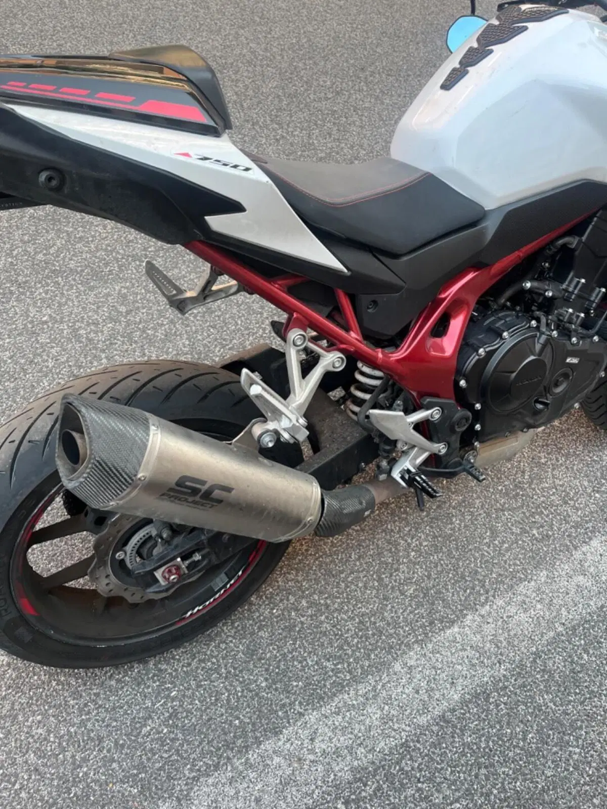 Honda CB 750 Hornet (2023 - 24) (4)