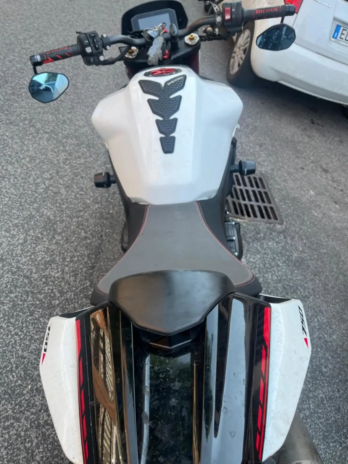 Honda CB 750 Hornet (2023 - 24) (6)