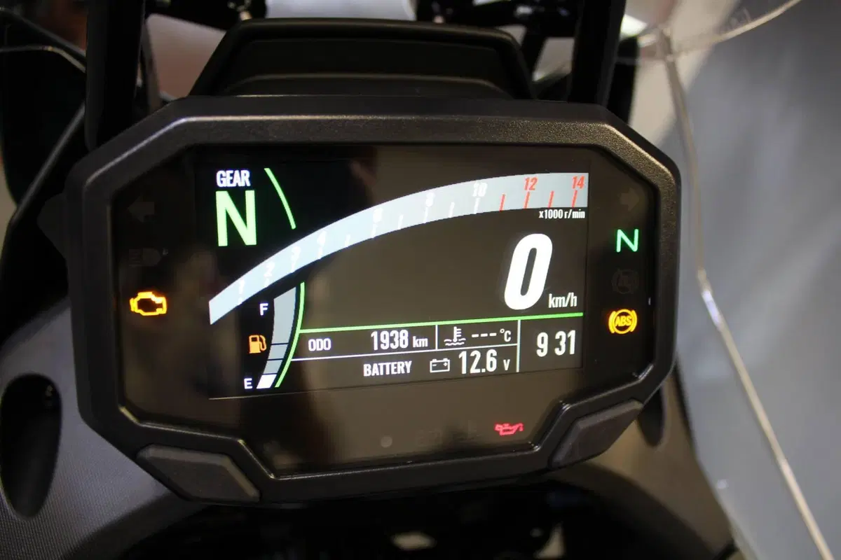 Kawasaki KLE 500 (2026) (3)