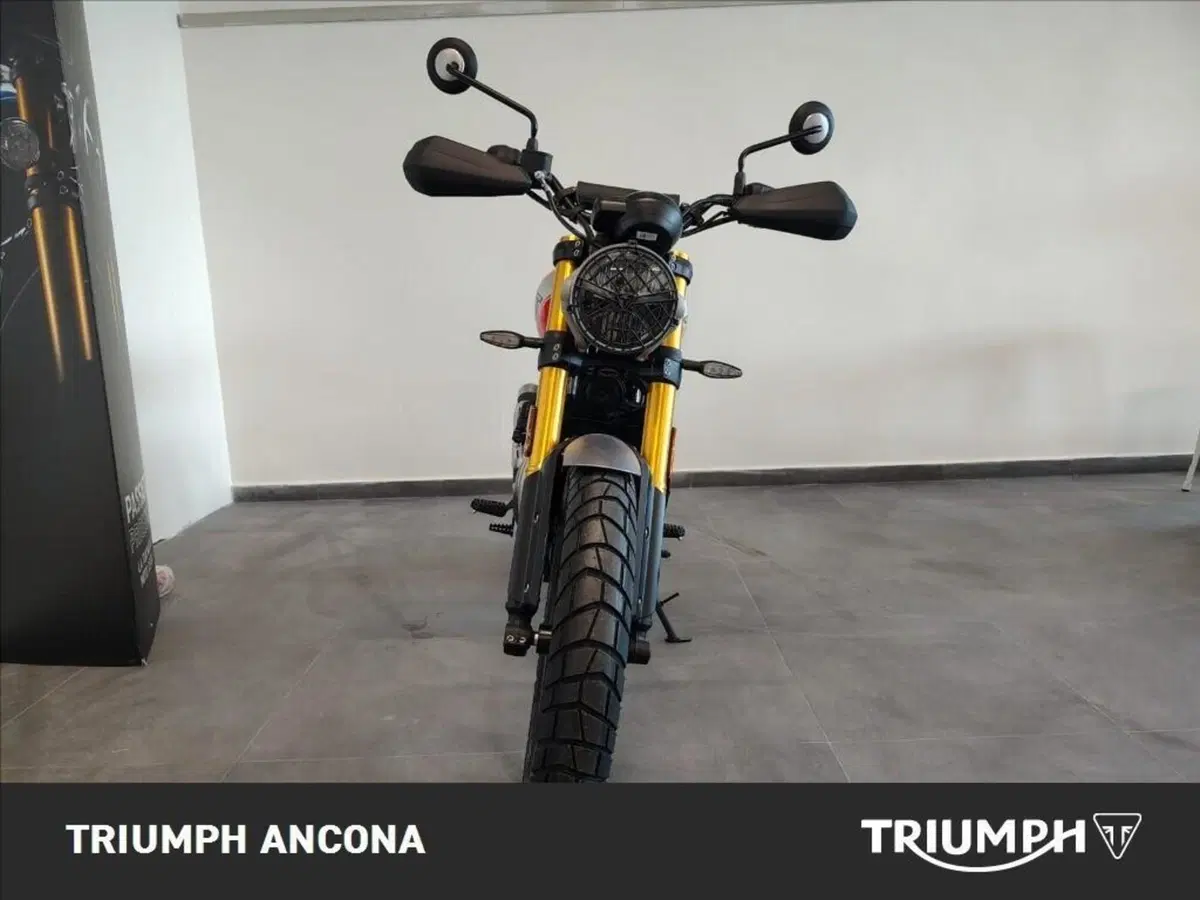 Triumph Tracker 400 (2026) (2)